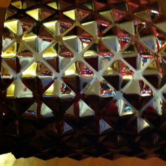 Cuff bracelet - Picture 2 of 2