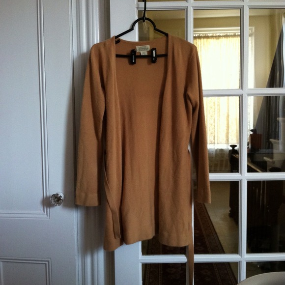 *•REDUCED!•* Ultra soft camel/tan cardigan