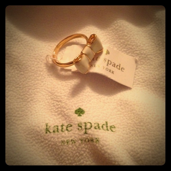Kate Spade "take a bow" ring