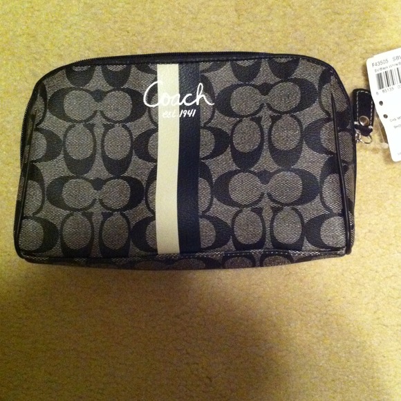 RESERVES Coach NWT cosmetic bag