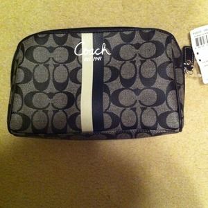 RESERVES Coach NWT cosmetic bag