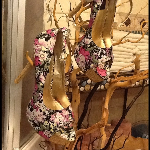 Floral High Heeled Pumps BNWB