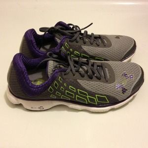 Under Armour Women's Tennis size 9