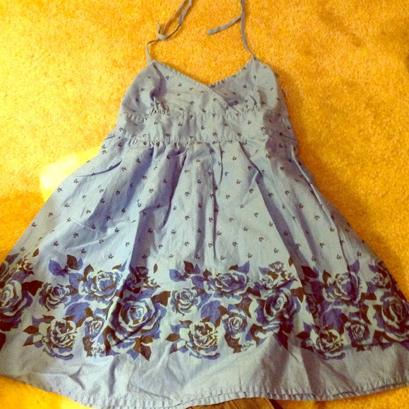 Halter top dress - Picture 1 of 1