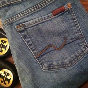 🎉SALE🎉 7 for All Mankind Bootcut Jeans Size 28