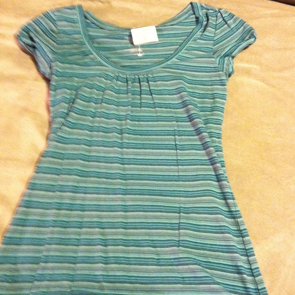 Loose fitting top - Picture 1 of 2