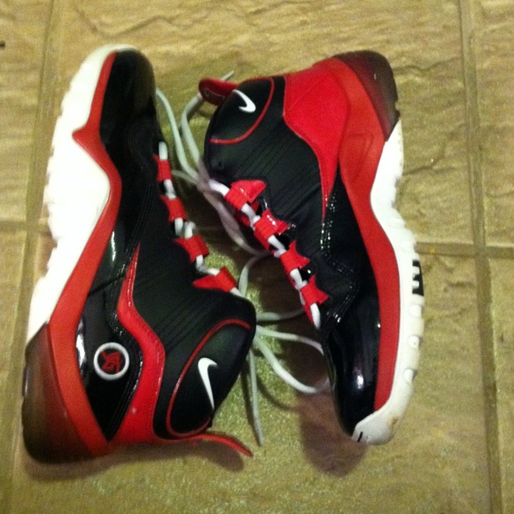 Authentic Nikes ! - Picture 2 of 3