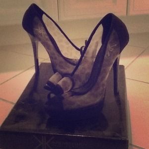 Kardashian collection peep toe