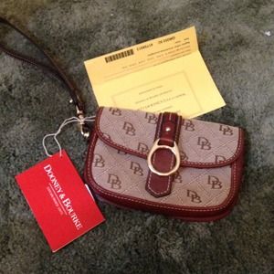 Dooney & Bourke wristlet