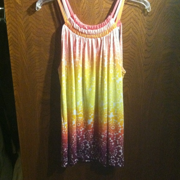❌Sold❌Super cute, bright top