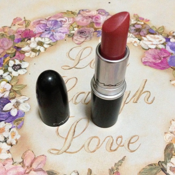 (SOLD!) Mac's Fast Thrill Lipstick