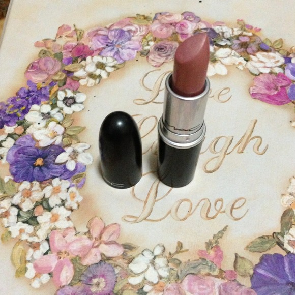 (SOLD!) Mac's Her Fancy Lipstick (limited edition)