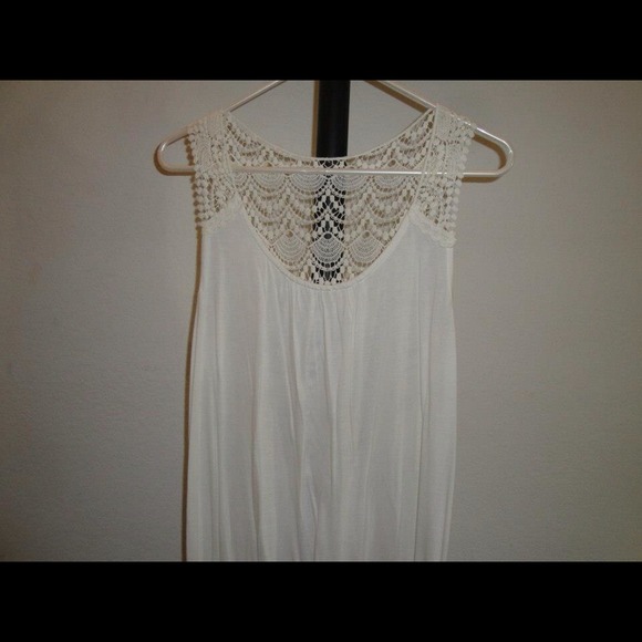 White dress - Picture 1 of 3