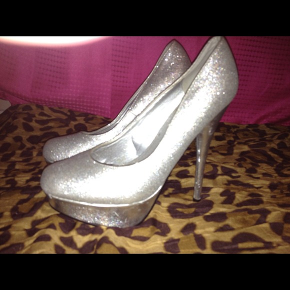 Silver glitter heels!!