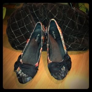 REDUCED ALDO velvet flats with small wedge!
