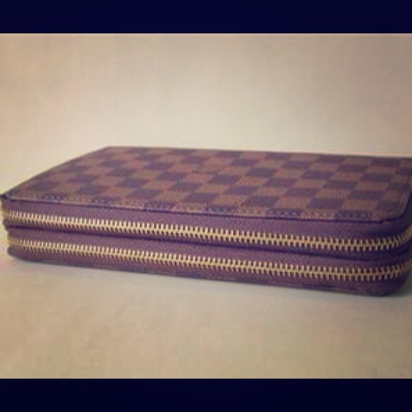 LV Damier Wallet