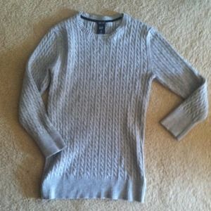 Gap gray cable knit sweater