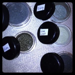 ❌❌SOLD❌❌5 Greens BareEssentials ID Eyeshadows