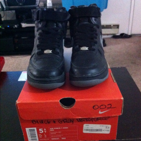 Black gray Air Force barely worn
