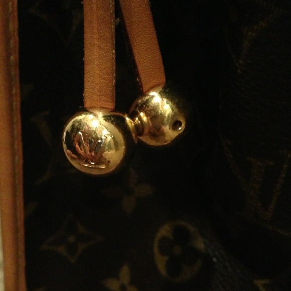 Authentic LV Monogram Popincourt Haut Tote - Picture 2 of 4