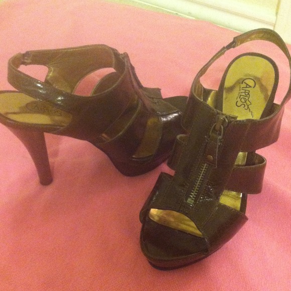 Rich chocolate brown heel