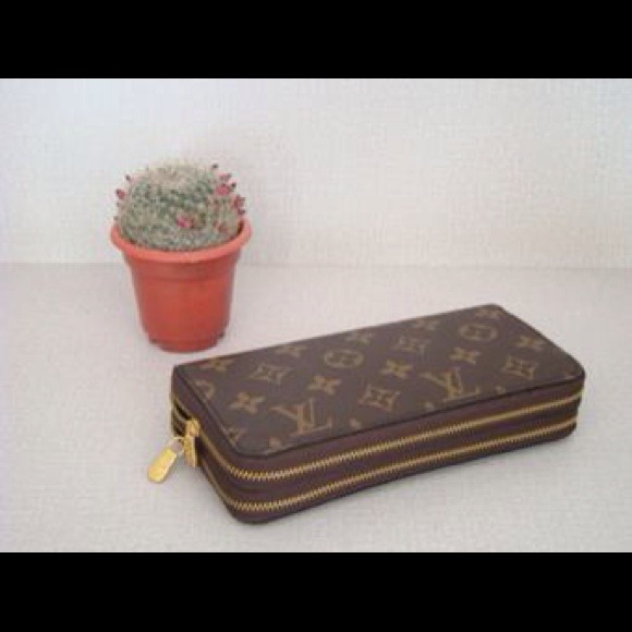 LV Wallet