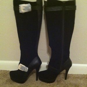 Black boots...❤Make me an offer❤