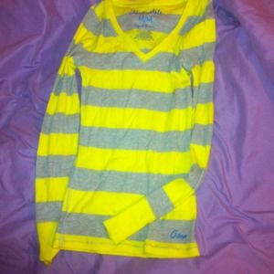 Long sleeve Aeropostale yellow and grey tee