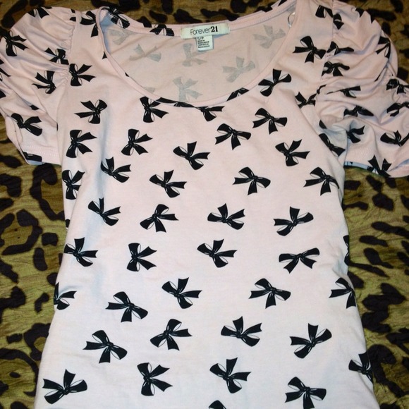 Powder pink bow shirt!!