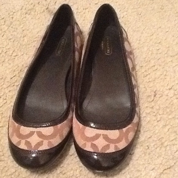 Authentic Coach Flats 😍