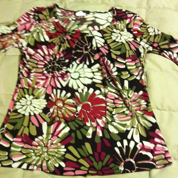 Loose top - Picture 1 of 1
