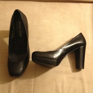 Jeffery Tyler 8 M platform black pumps