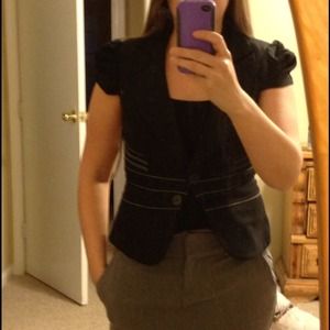 Sold in Bundle!!Black fitted jacket.