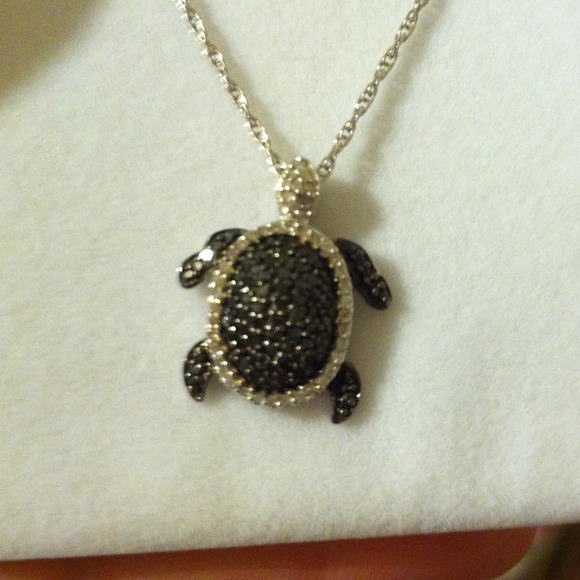 SS 1/2 ctw black diamond turtle pendant with chain - Picture 2 of 3