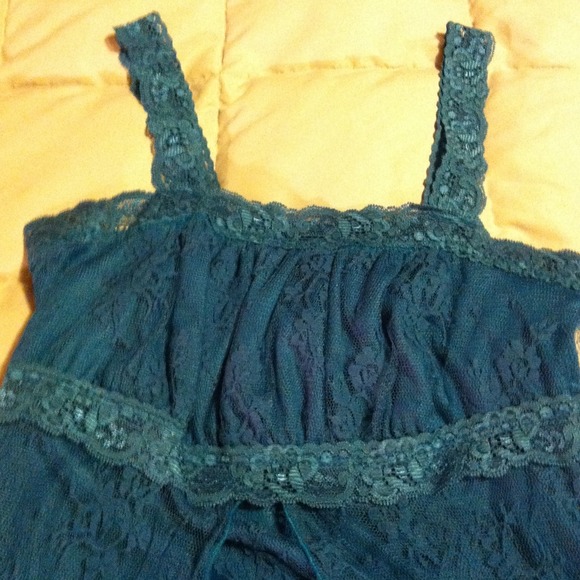 Lace top - Picture 2 of 3