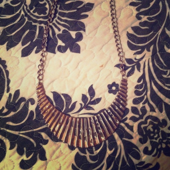 bib necklace