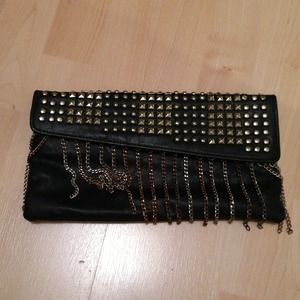 Black clutch