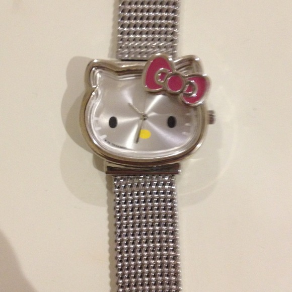 🌟BUNDLE🌟Hello Kitty Watch