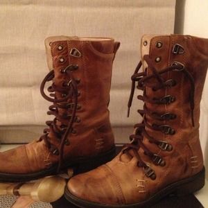 BedStu  Cobbler Series Lace- up boot.