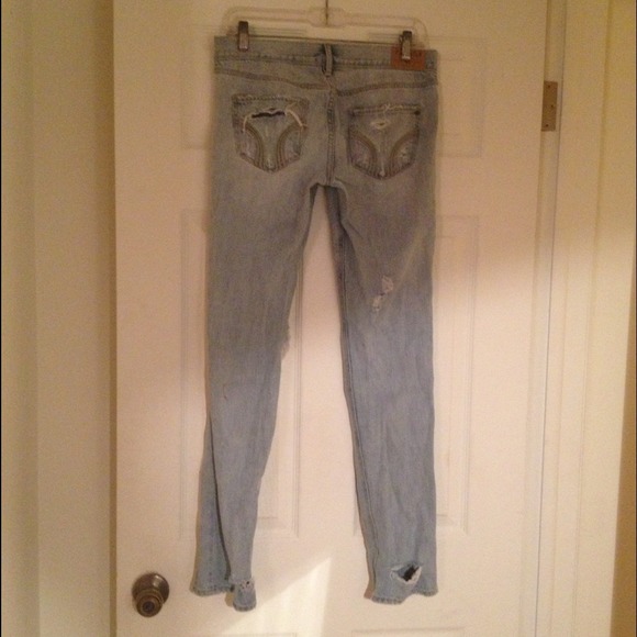❌❌❌SOLD❌❌❌hollister distressed jeans - Picture 2 of 4