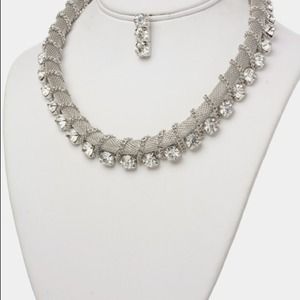 Mesh with rhinestone necklace set