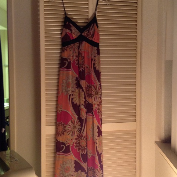 Updated photos! Long flowy dress - Picture 1 of 4