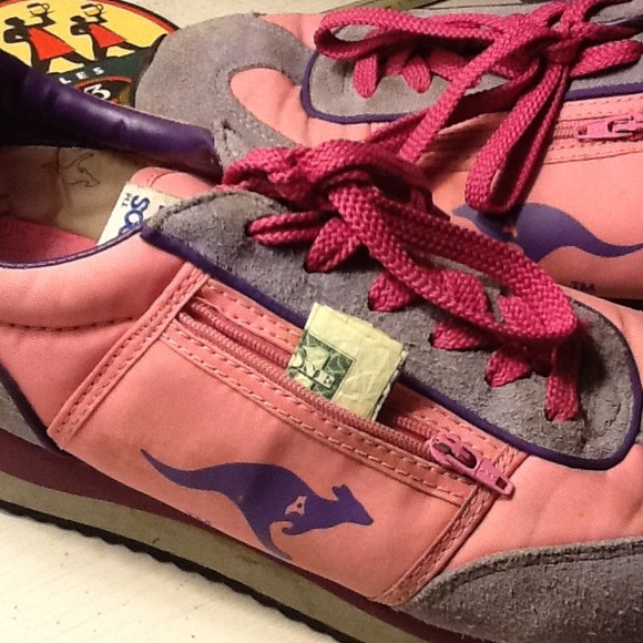 SOLD!! KangaROOS - Picture 2 of 4