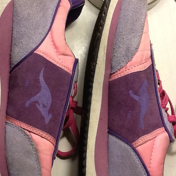 SOLD!! KangaROOS - Picture 4 of 4