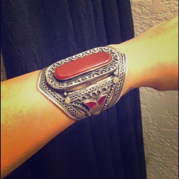 Reserved for @arechiga16 - Silver cuff