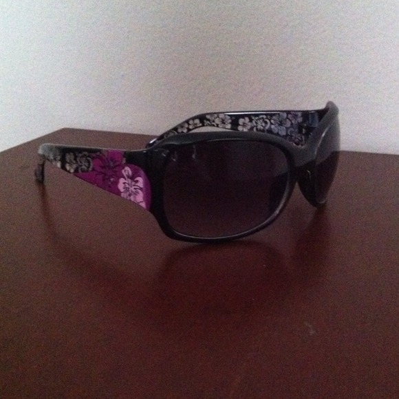 Shades :-) - Picture 2 of 2