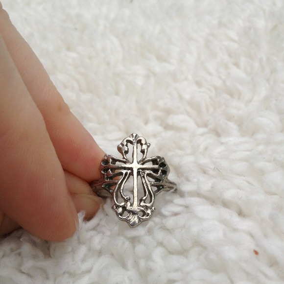 Silver cross ring