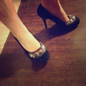 Silver Jeweled black Gianni Bini pumps NWOB