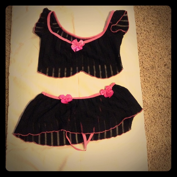 Victoria's Secret. Risqué lingerie