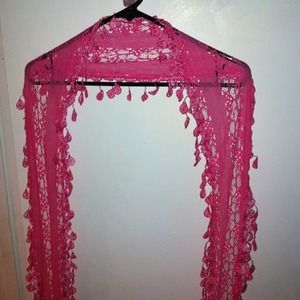 🔴trade bundle🔴Beautiful Pink Lace Scarf